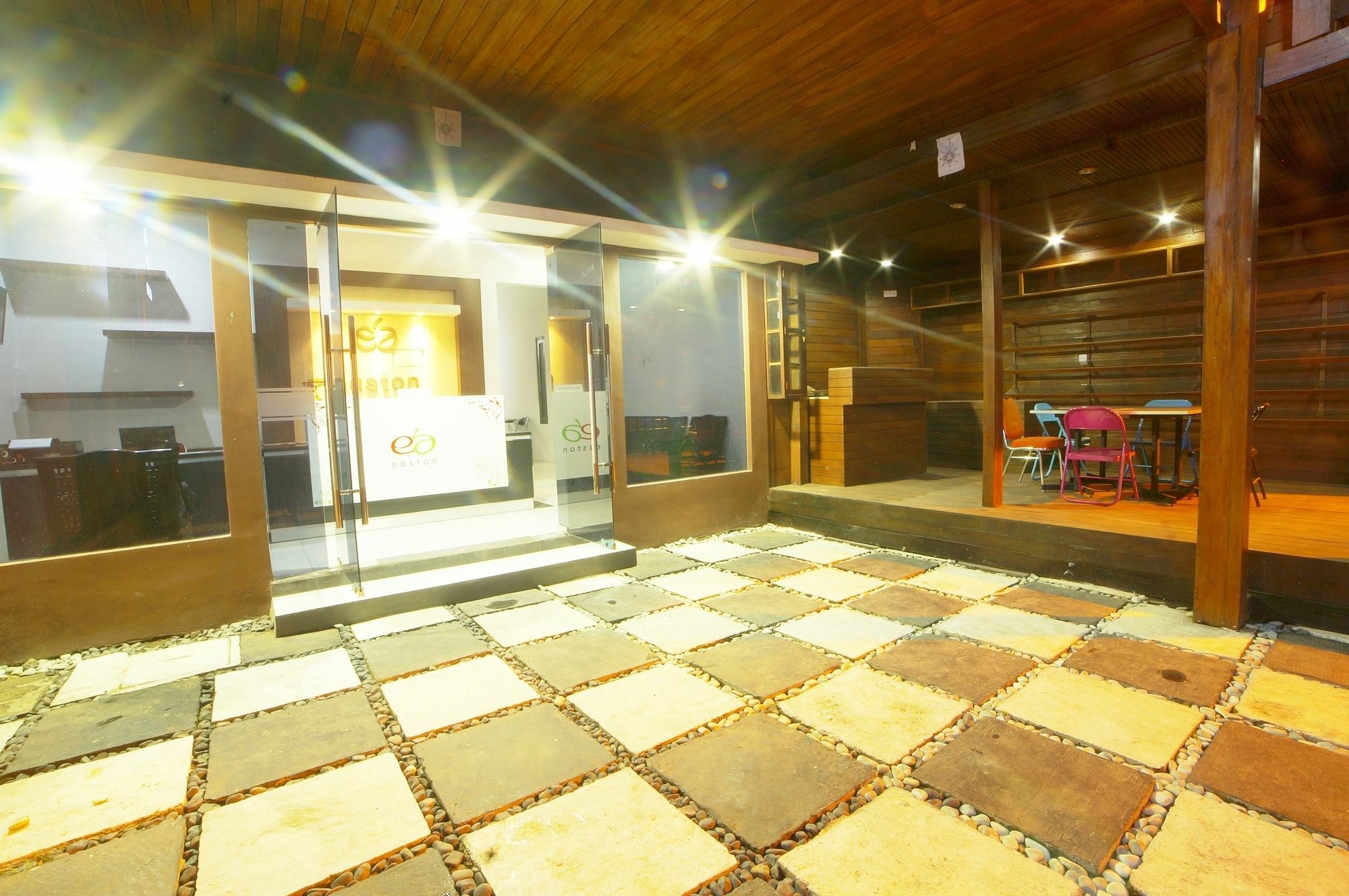 Easton Kuta Homestay Экстерьер фото
